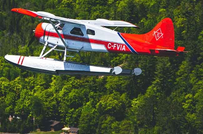 True North Airways floatplane and wheel charter aircraft serving Sudbury